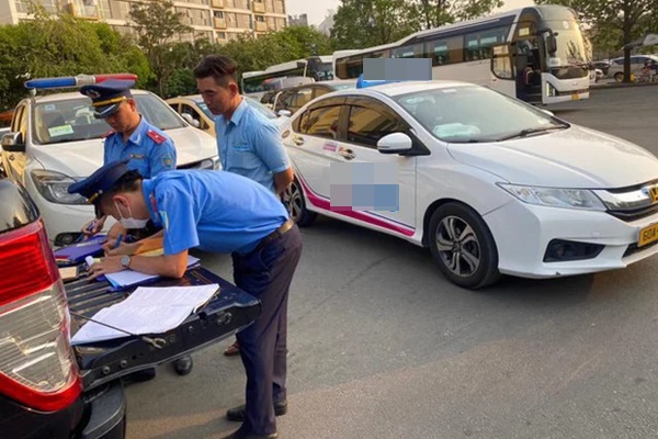 Đi 7km từ Tân Sơn Nhất, du khách Nhật bị taxi chặt chém” 1,2 triệu đồng tiền cước-1