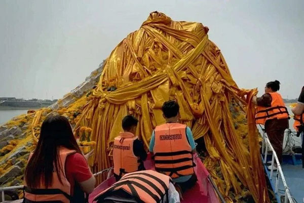 Thái Lan: Bảo tháp 700 năm tuổi lộ ra giữa dòng sông Mê Kông-2