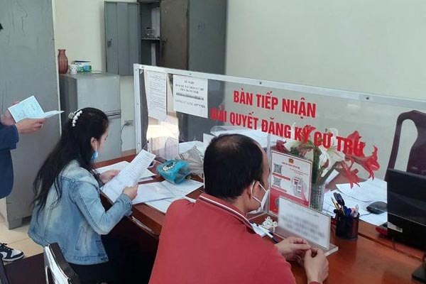 Hà Nội dừng yêu cầu phụ huynh xác nhận cư trú cho con chuyển cấp học-2