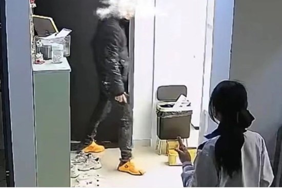 Camera ghi lại hành vi 