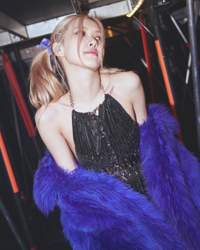  Chân Váy của ROSÉ BLACKPINK  Concert  Chi tiết thêm về sản phẩm    Chân Váy có 3 SIZE  S  M  L  NHẬN ORDER  TÌM HÀNG THEO   Instagram