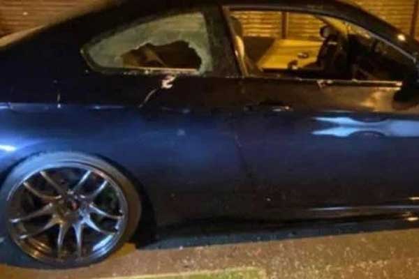 Bố đập nát chiếc xe tiền tỷ của con trai, cảnh sát đến hỏi tội mới ngỡ ngàng với lý do-1