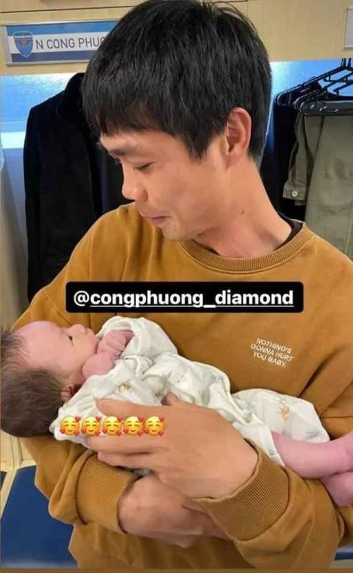 Sang Nhật thi đấu, Công Phượng lộ nhan sắc ai cũng giật mình-2