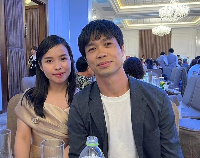 Sang Nhật thi đấu, Công Phượng lộ nhan sắc ai cũng giật mình-7