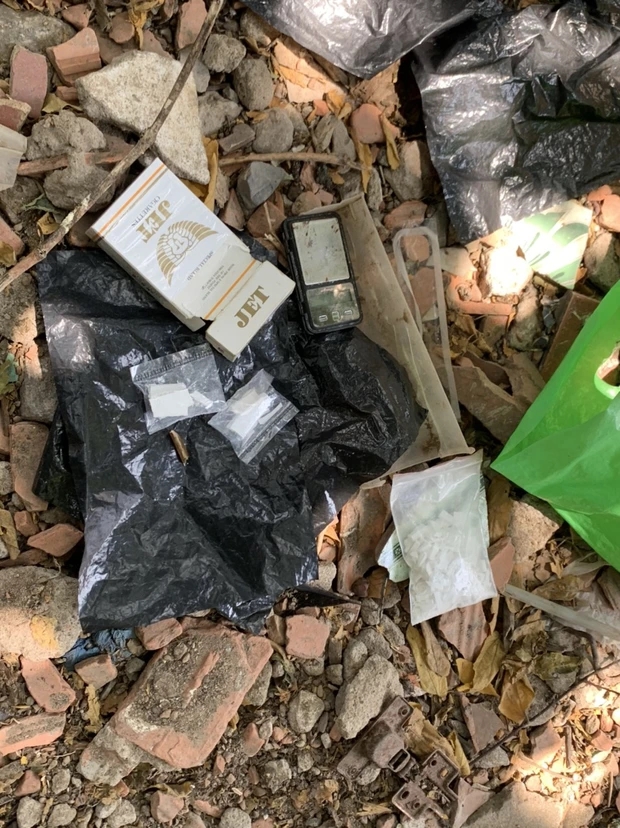 Bình Dương: Bắt đôi vợ chồng mở tiệm bán gà để mua bán ma tuý-3