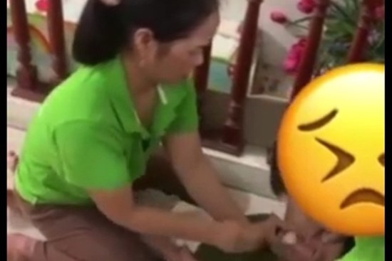 Bảo mẫu bóp mũi ép trẻ ăn cơm: Tạm đình chỉ Trung tâm giáo dục đặc biệt