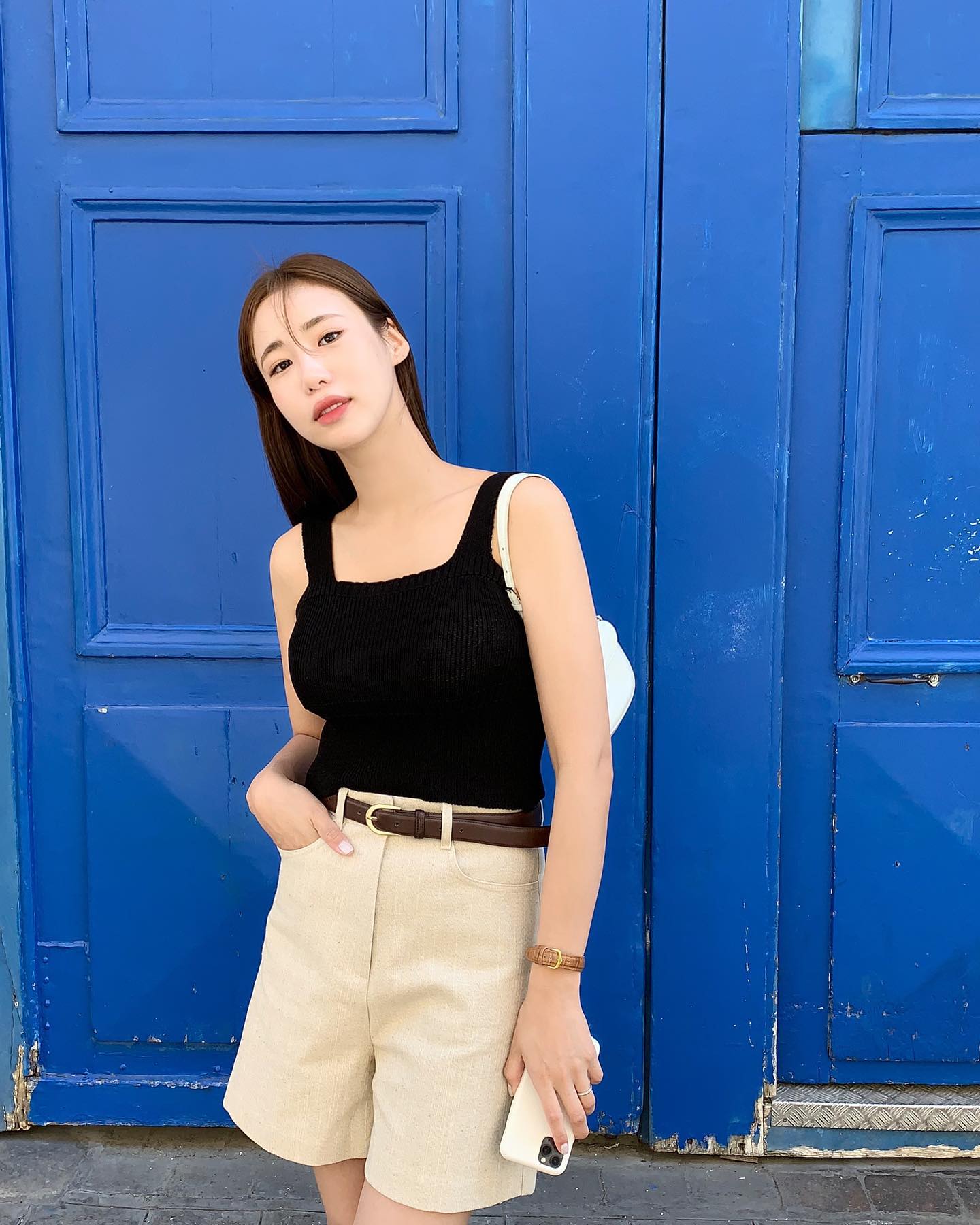 5 item màu đen nên có trong tủ đồ để mặc đẹp hơn-7