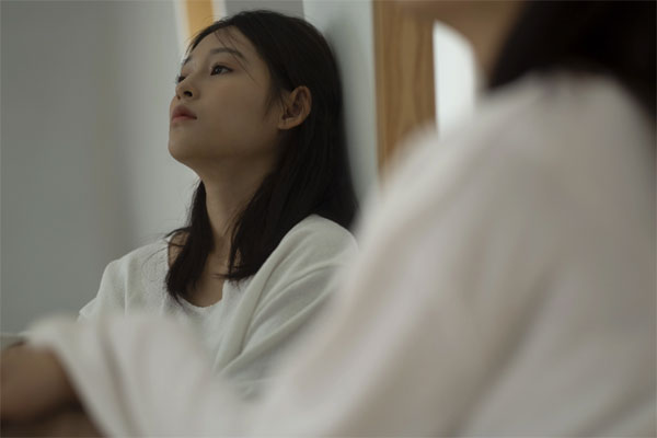 Đau đớn khi thấy vợ trở về với gương mặt biến dạng-1