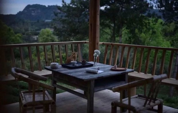 Bí quyết hạnh phúc: Hài lòng với cuộc sống và chấp nhận vẻ ngoài của bản thân-1