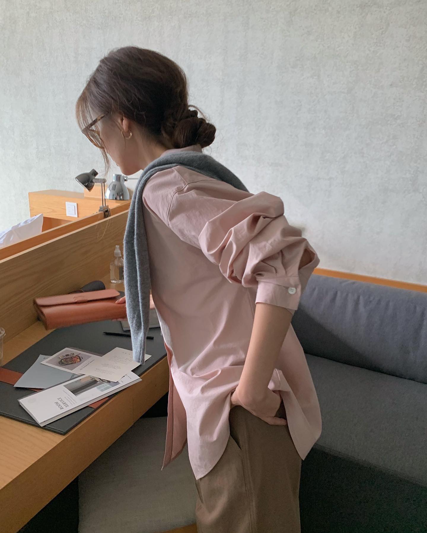 5 kiểu tóc đẹp nên áp dụng khi diện áo sơ mi-9