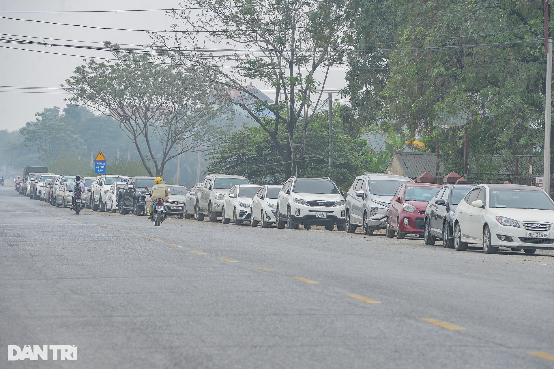 Phó Giám đốc trung tâm đăng kiểm ở Hà Nội: Đi làm mà chân nặng như chì!-1