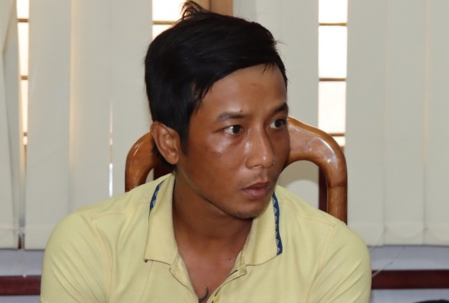 Bị lấy xe máy, hai anh em chém tử vong người đàn ông ngay trên phà-1