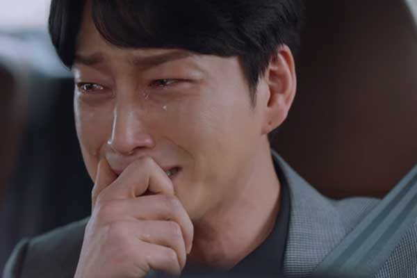 Mẹ chồng bị liệt, chồng đón bà về ở chung, 5 năm sau anh phải khóc vì tôi-1