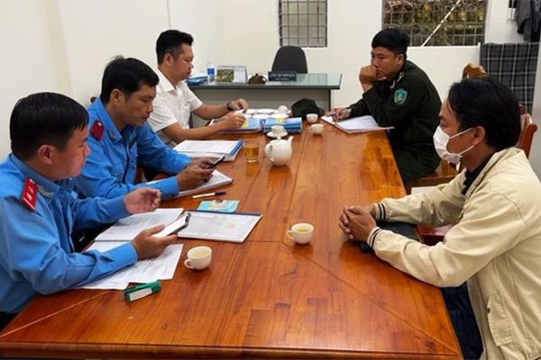 Hà Nội: Công an vào cuộc kiểm tra quán nhậu trên phố Tạ Hiện bị tố chặt chém khách hàng-4