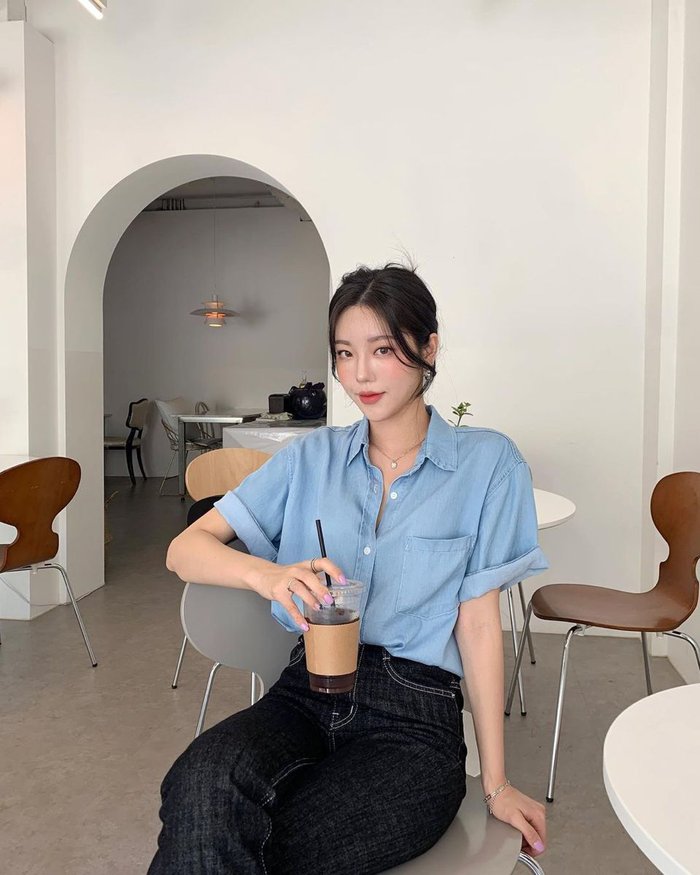 Kiểu áo sơ mi tôn da cứ mặc lên là trẻ thêm vài tuổi-5