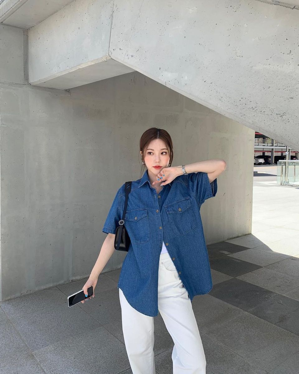 Kiểu áo sơ mi tôn da cứ mặc lên là trẻ thêm vài tuổi-7