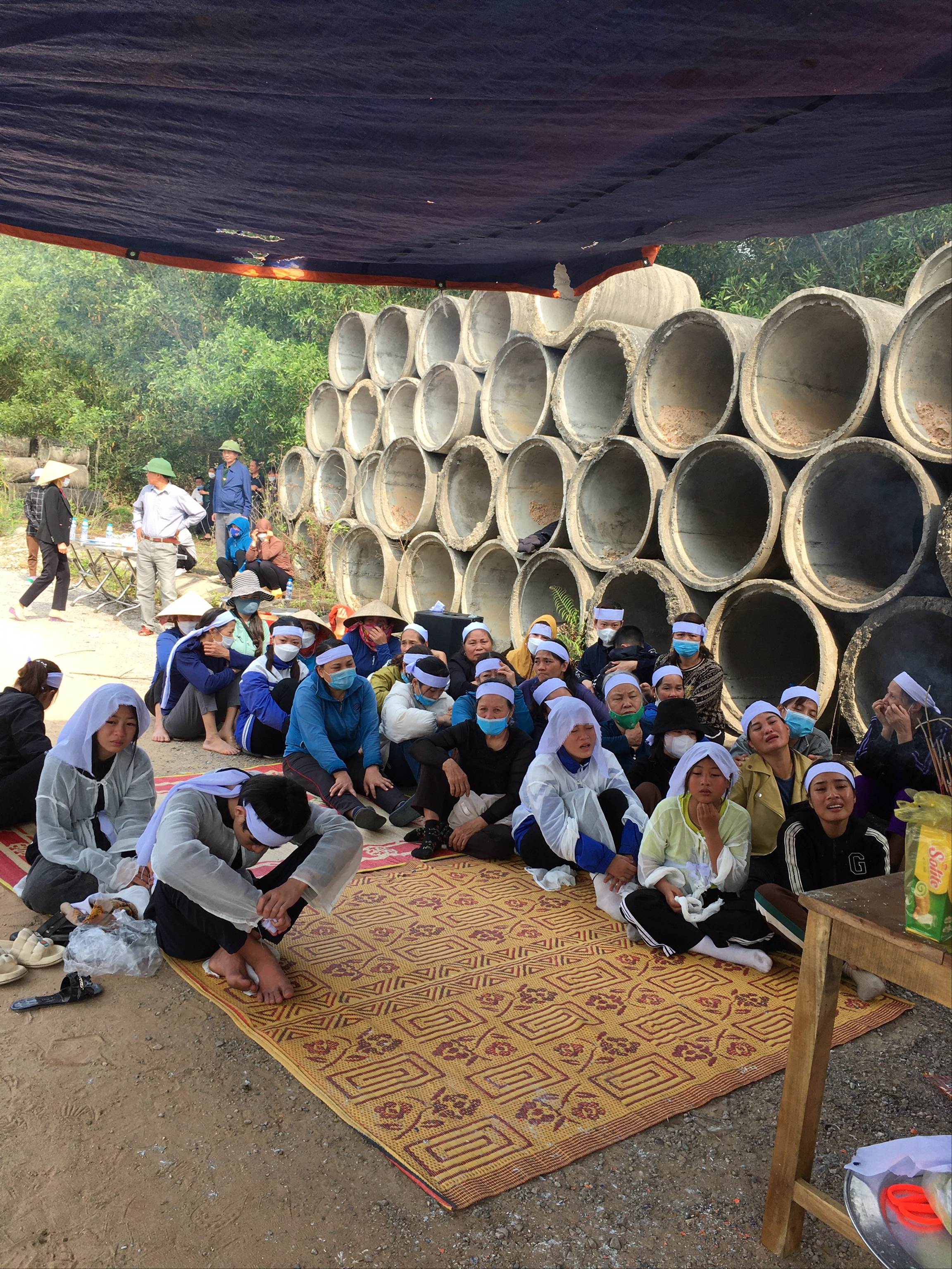 Góa phụ bị xe tông tử vong khi đi bán cá: Nỗi đau của 4 đứa trẻ mồ côi cả cha lẫn mẹ-1