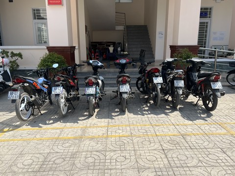 Bắt nhanh 13 thanh thiếu niên vác hung khí vào khu dân cư hỗn chiến với bảo vệ-5