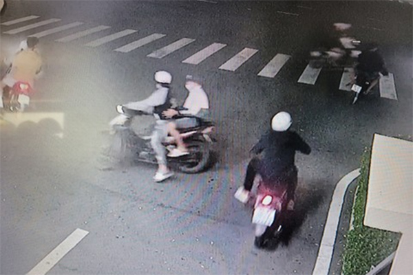 Cựu công an cầm đầu đường dây tráo sổ đỏ, chiếm đoạt hơn 6 tỷ đồng-3