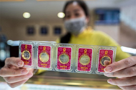 Giá vàng hôm nay 17/3: Bất ổn ngân hàng, vàng hưởng lợi