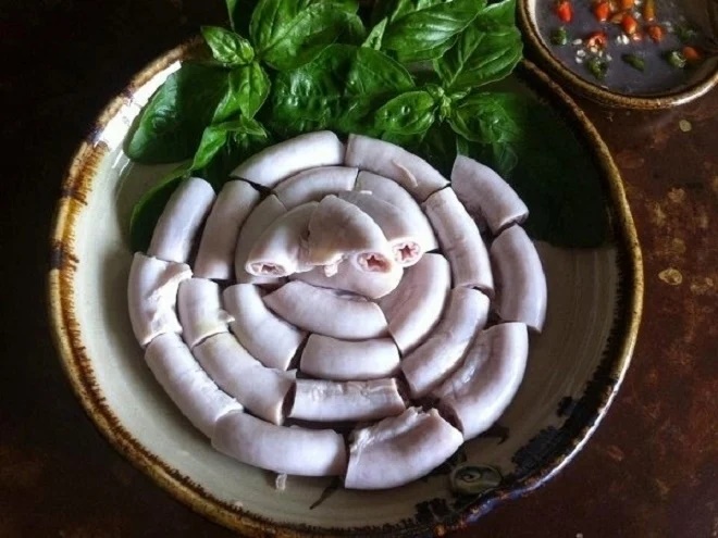 Bí quyết luộc lòng lợn không đắng, trắng giòn-2