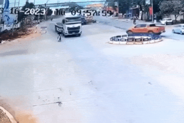 Vụ xe đầu kéo gặp nạn giữa đường: Lỗi rất nhiều người mắc phải