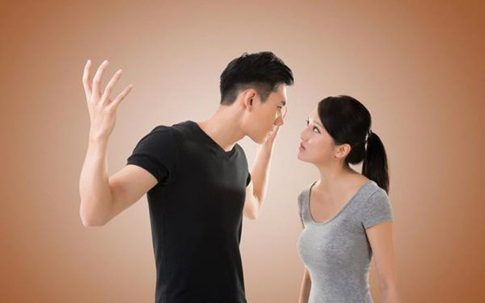 Phản ứng của bạn trai khi được người ta giúp đỡ làm tôi ngượng chín mặt-1