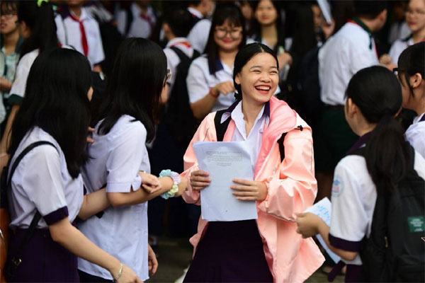 Học sinh tăng, TP.HCM làm gì để hạ nhiệt cuộc đua vào lớp 10 công lập?-2