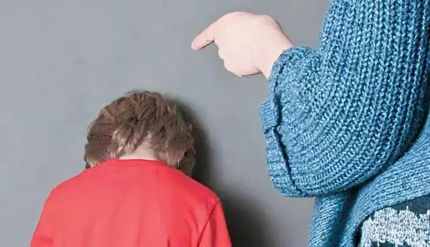 2 câu cửa miệng này của cha mẹ là căn nguyên khiến trẻ ngày càng tự ti, cần thay đổi ngay-1