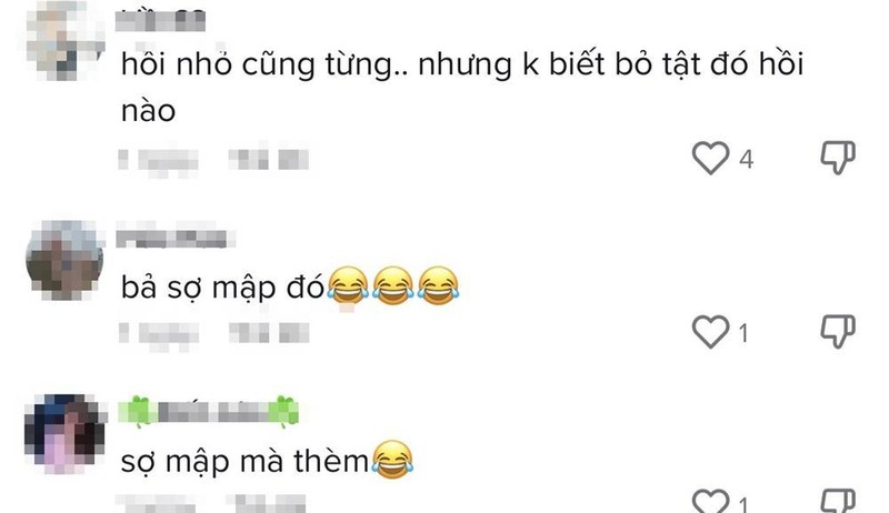 Nhã Phương gây tranh cãi vì cách ăn lạ lùng trên livestream-4