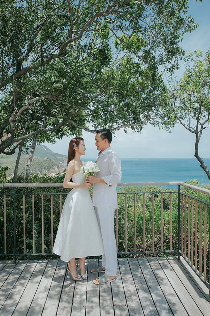 Chi Bảo và vợ kém 16 tuổi tổ chức tiệc cưới tại resort 5 sao ở Côn Đảo-3
