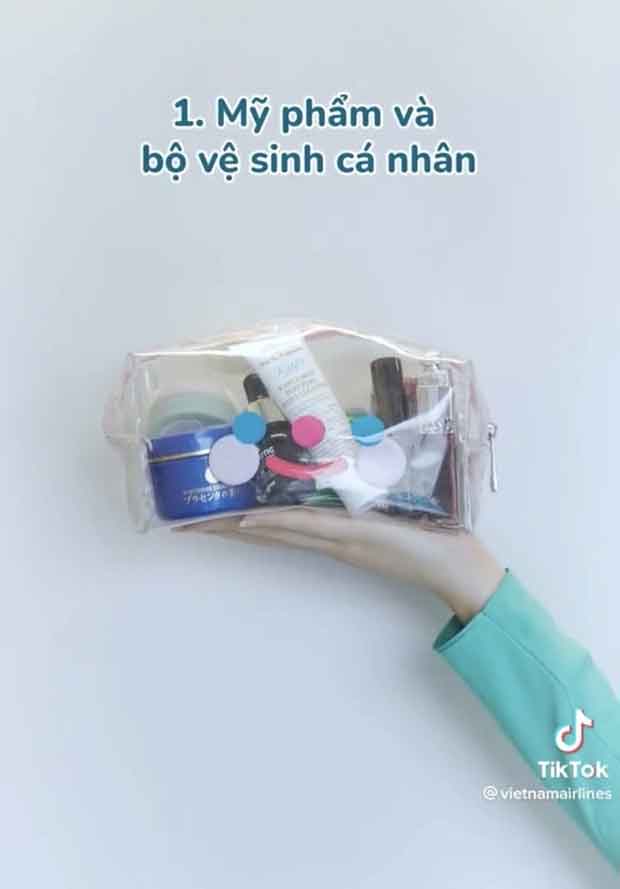 Có gì bên trong vali của các nữ tiếp viên hàng không?-1