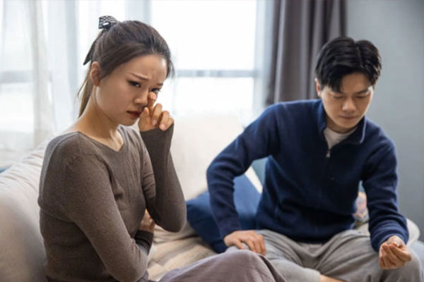 Chồng thành đạt trong sự nghiệp thì đề nghị chia tay tôi, nhưng khi anh đưa tin nhắn cho xem tôi phải bật khóc-2