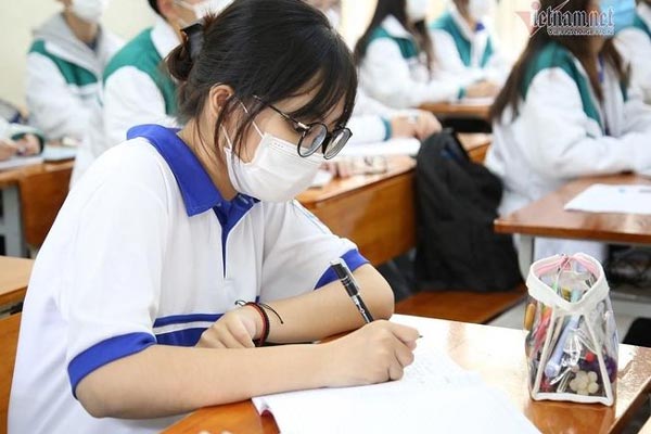 Mẹ ơi, bạn cùng lớp cướp tiền của con, khi trẻ cầu cứu bạn, có hai cách hiệu quả hơn là tìm cô giáo-2