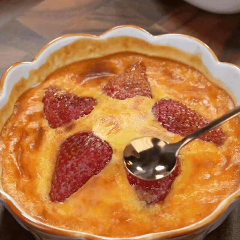 Mùa dâu tây về ngập phố, chị em nhất định phải thử ngay món bánh dâu tây thơm ngon này!-6