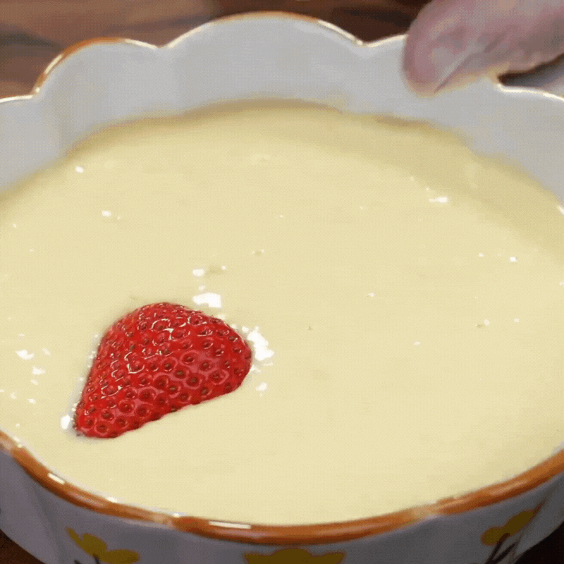 Mùa dâu tây về ngập phố, chị em nhất định phải thử ngay món bánh dâu tây thơm ngon này!-4