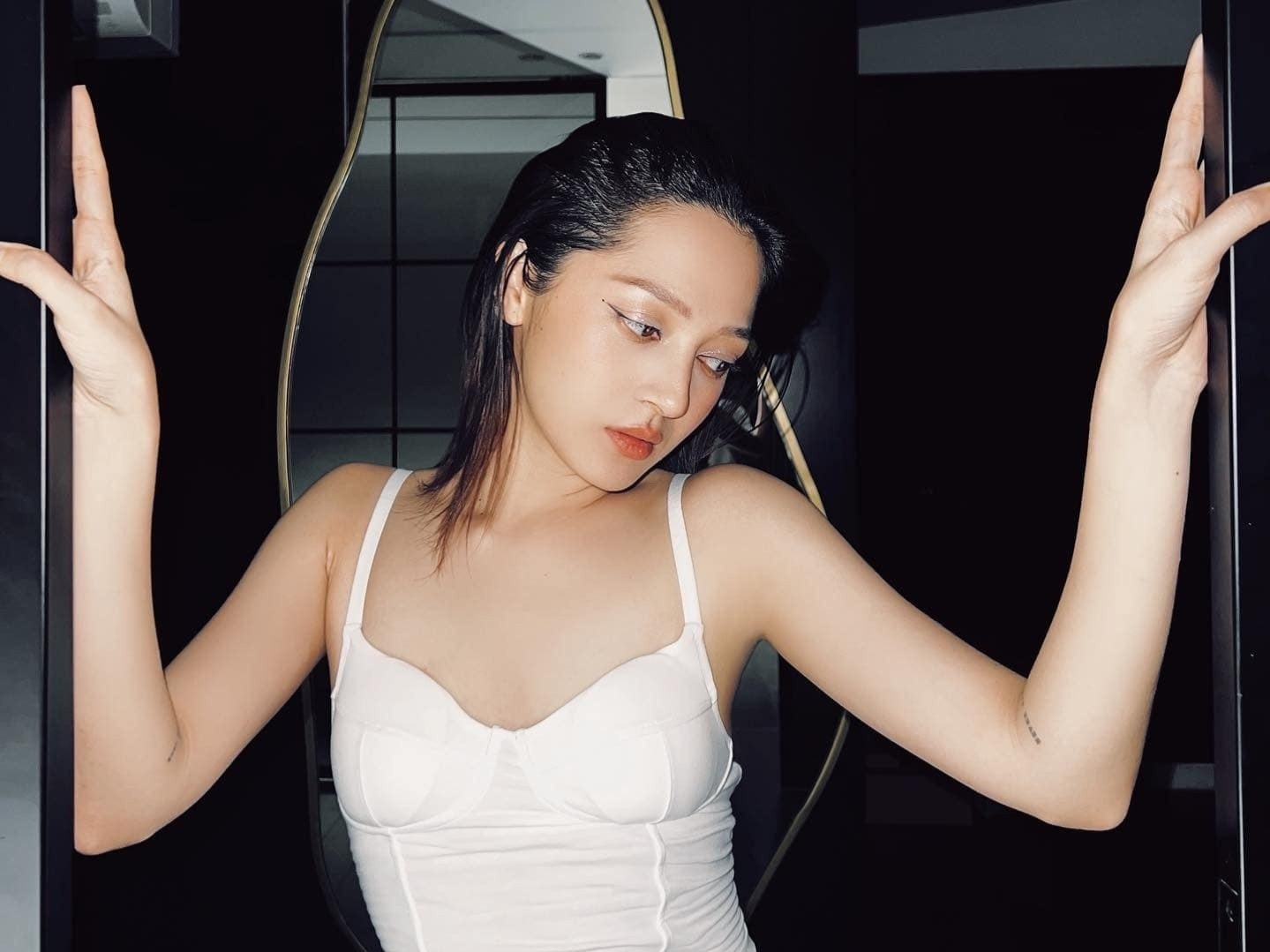 Sự khiếm nhã quanh tin đồn Bảo Anh, Midu mang thai-1