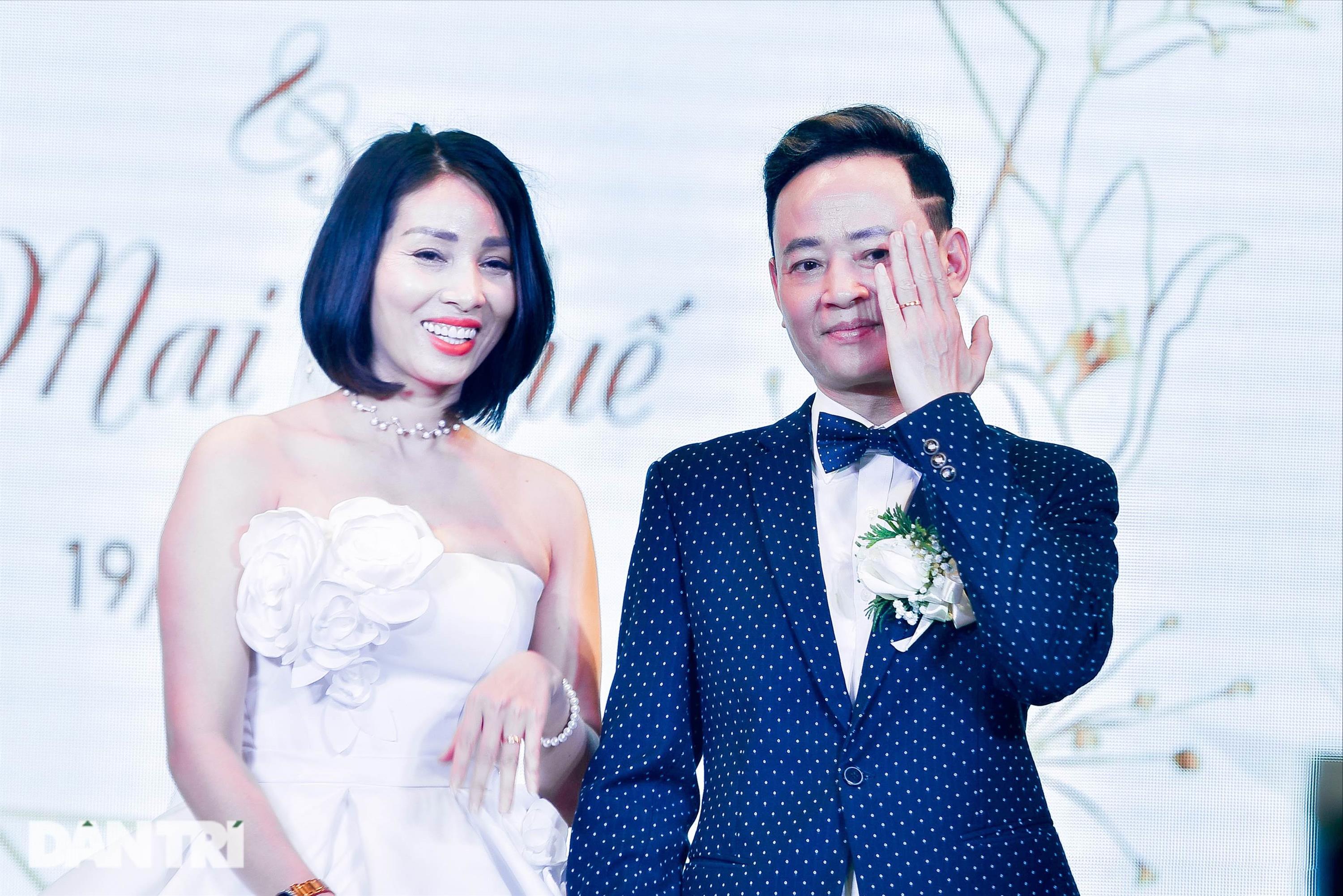 Tùng Dương Người phán xử run khi cưới lần 4-8