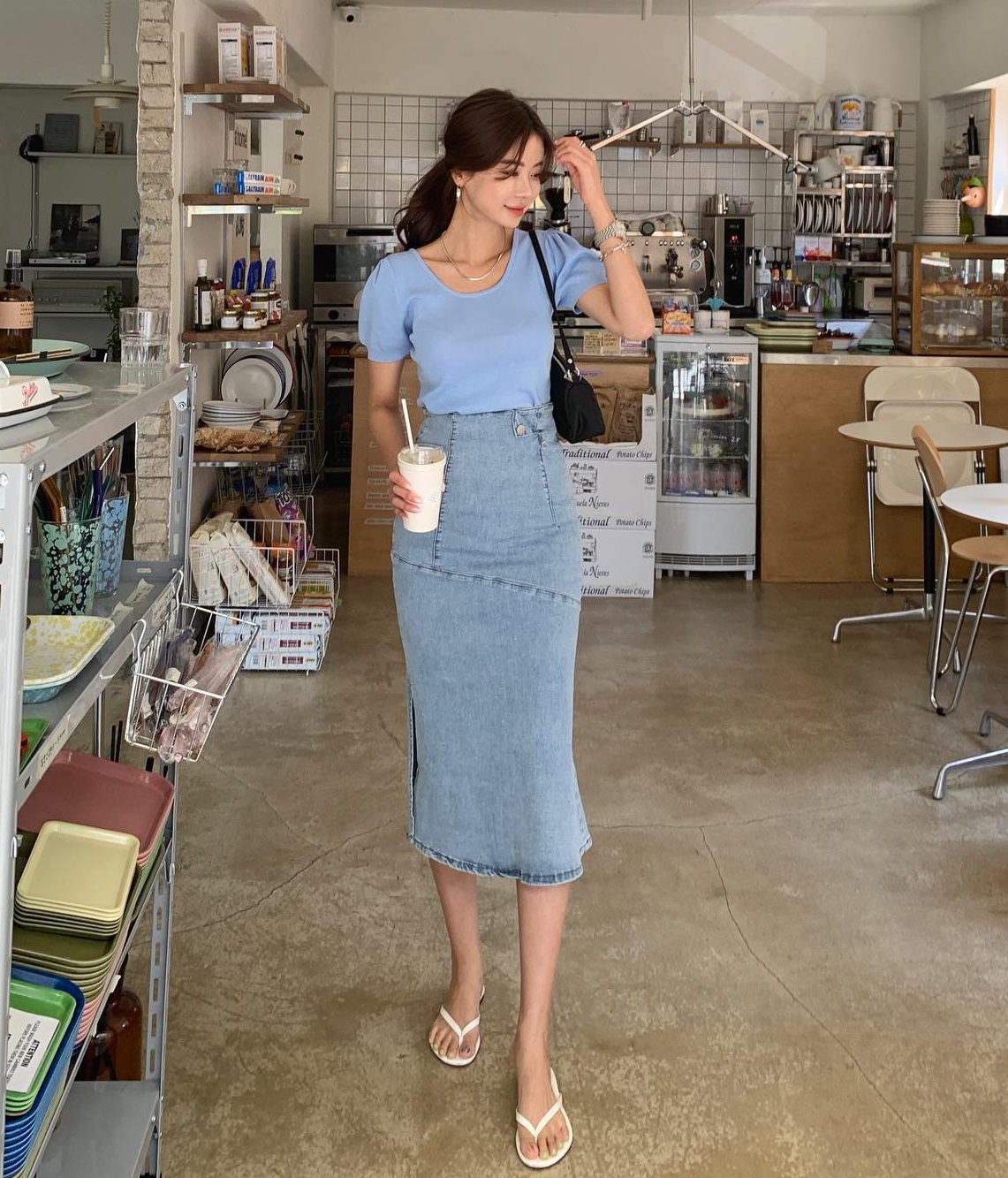 5 mẫu chân váy nên có trong tủ đồ của nàng ngoài 30 tuổi-1