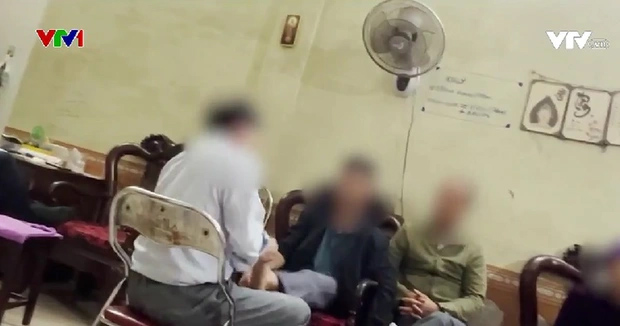 Sự thật về thầy lang chữa bách bệnh chỉ bằng... sờ chân-3