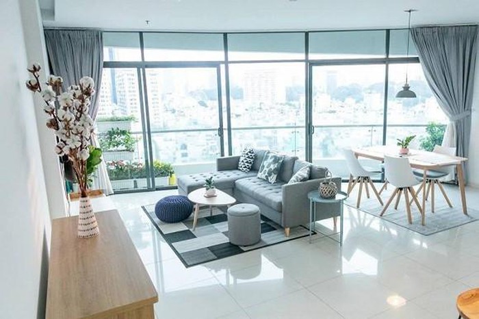 Soi căn hộ sang trọng của siêu mẫu thổ lộ tủi thân vì không có bằng đại học-2