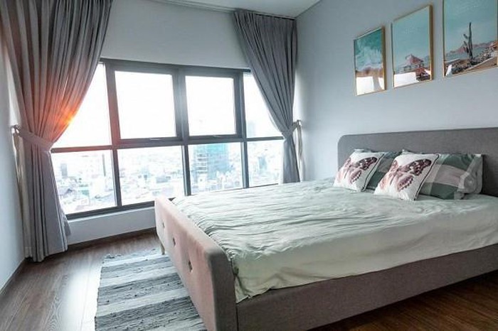 Soi căn hộ sang trọng của siêu mẫu thổ lộ tủi thân vì không có bằng đại học-9