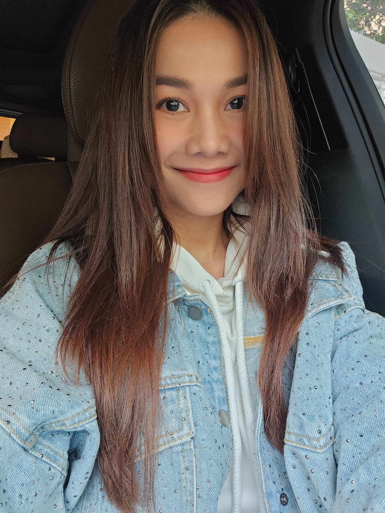 5 màu tóc nhuộm trẻ trung mà vẫn tinh tế của sao Việt ngoài 30 tuổi-4