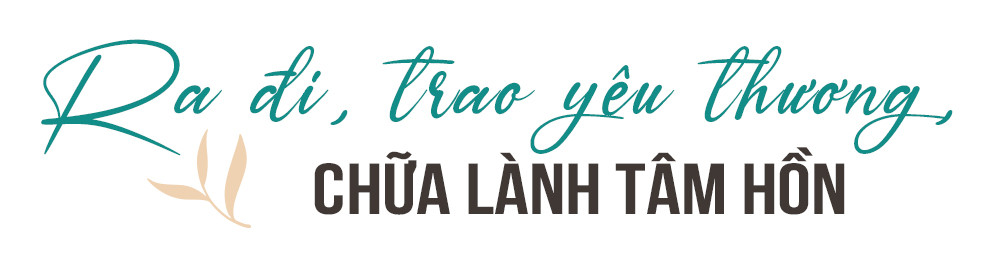 Thầy Minh Niệm: Vượt cú sốc cha mẹ qua đời, đi và về với trái tim rộng mở-4