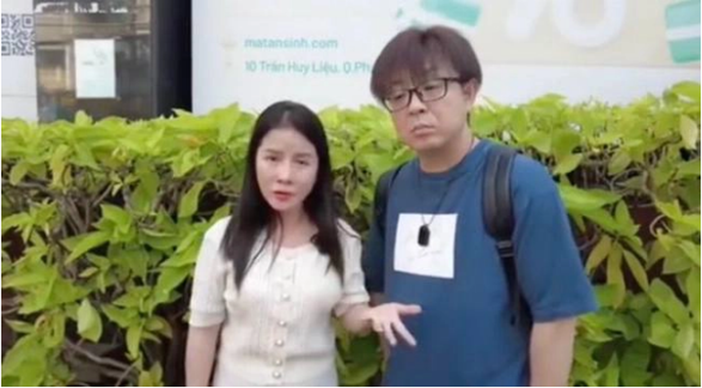 Vừa về Nhật, vợ chồng Bà Nhân đăng clip lội bùn bắt tôm cá-1