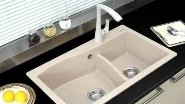 Có nhiều dầu dính trên nắp nồi cũng đừng lau bằng giẻ, dạy bạn 3 mẹo này, nắp nồi sẽ sạch bong trong vài phút-2