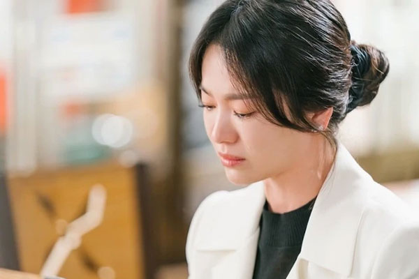 Anh cả lén bán xe đưa tiền cho tôi cưới vợ, chị dâu biết được nổi cáu nhưng tôi phải rơi lệ với lời nói của chị-2