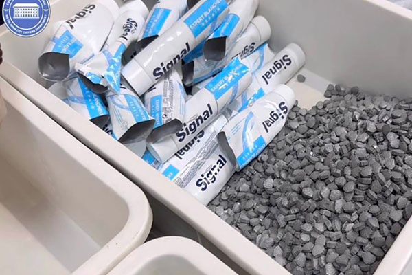 Vietnam Airlines có vô can trong vụ 4 tiếp viên vận chuyển 11kg ma túy?-1