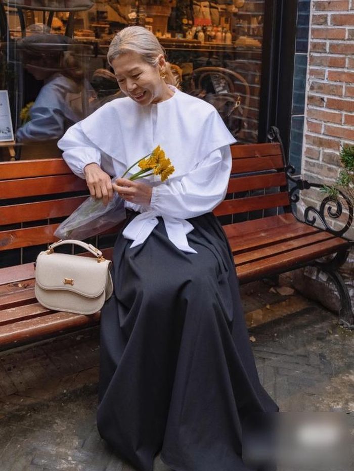 Cụ bà U70 khí chất ngút ngàn, Gen Z chạy theo không kịp-11