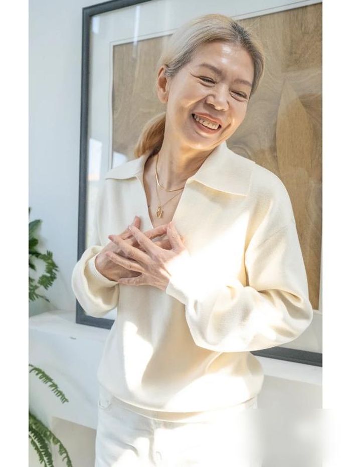 Cụ bà U70 khí chất ngút ngàn, Gen Z chạy theo không kịp-12